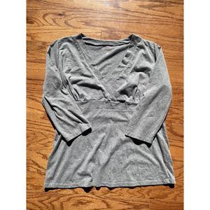 Motherhood Maternity Gray Overlap 3/4 Sleeve Shirt Size Large‎